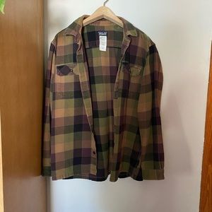 Patagonia Olive Green and Brown Checked Flannel Size Large Button Down